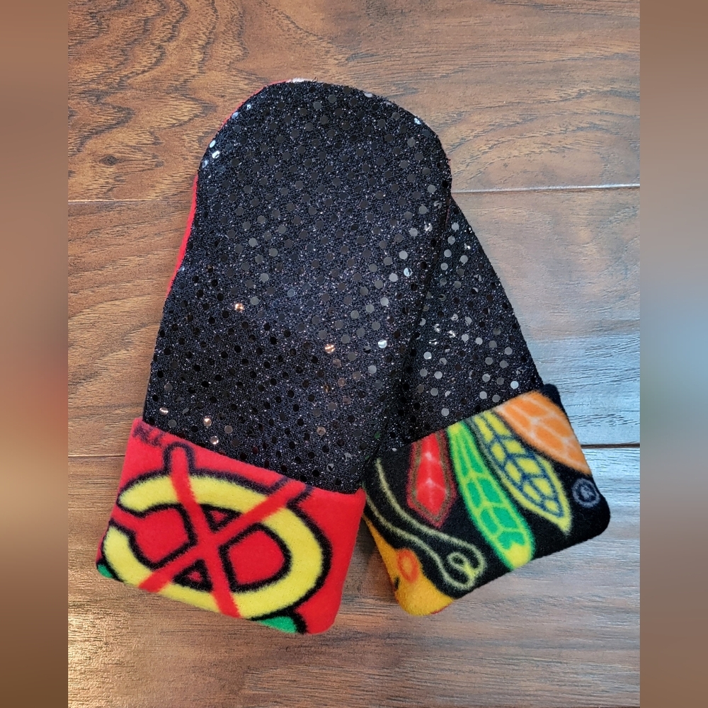 Chicago Blackhawks NHL Sparkle Fleece Winter Women's Mittens